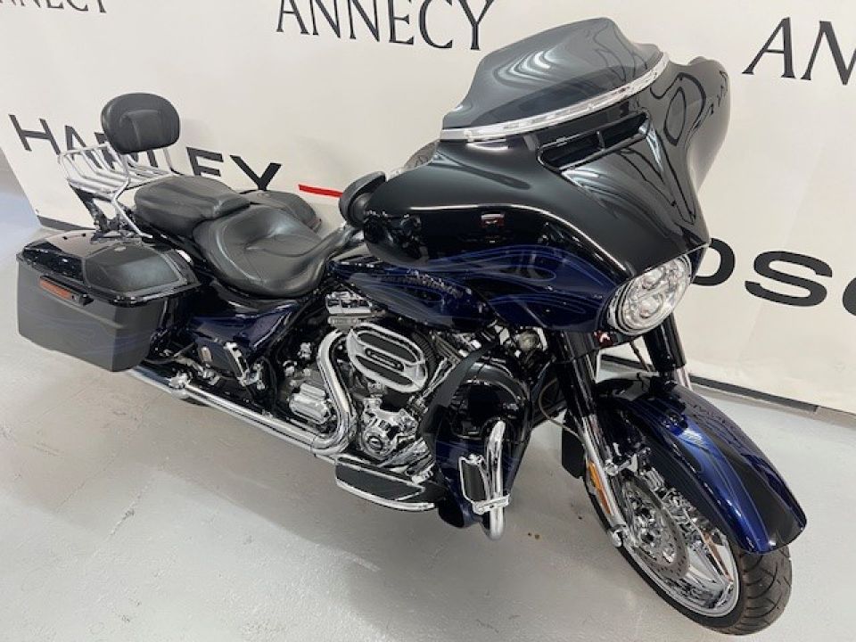 HARLEY-DAVIDSON TOURING STREET GLIDE 1800 CVO 4