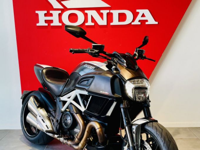 DUCATI Diavel 1200 4