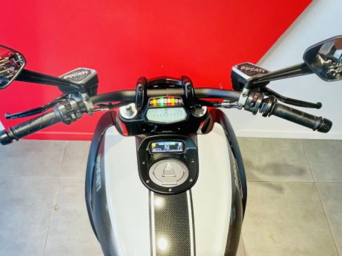 DUCATI Diavel 1200 4
