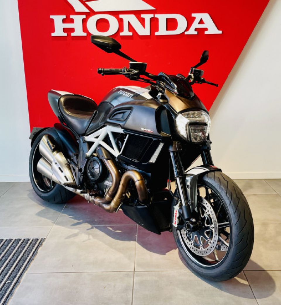 DUCATI Diavel 1200 4