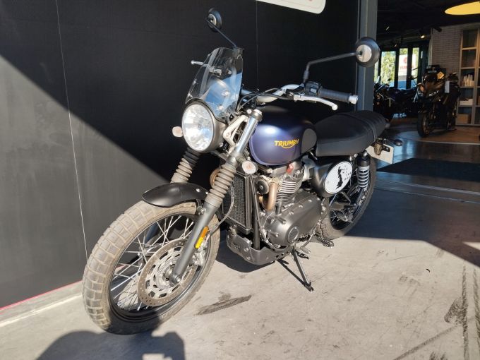 TRIUMPH STREET SCRAMBLER  900 4