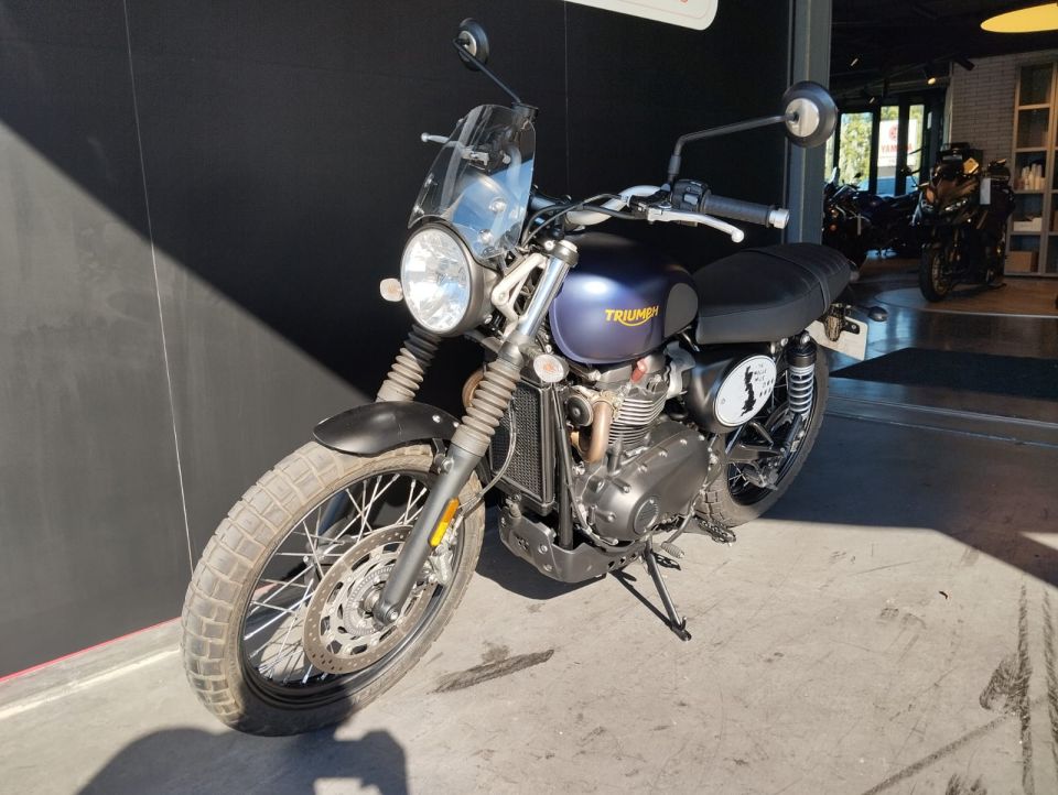 TRIUMPH STREET SCRAMBLER  900 4