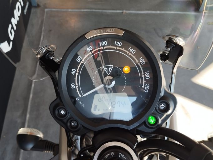 TRIUMPH STREET SCRAMBLER  900 4