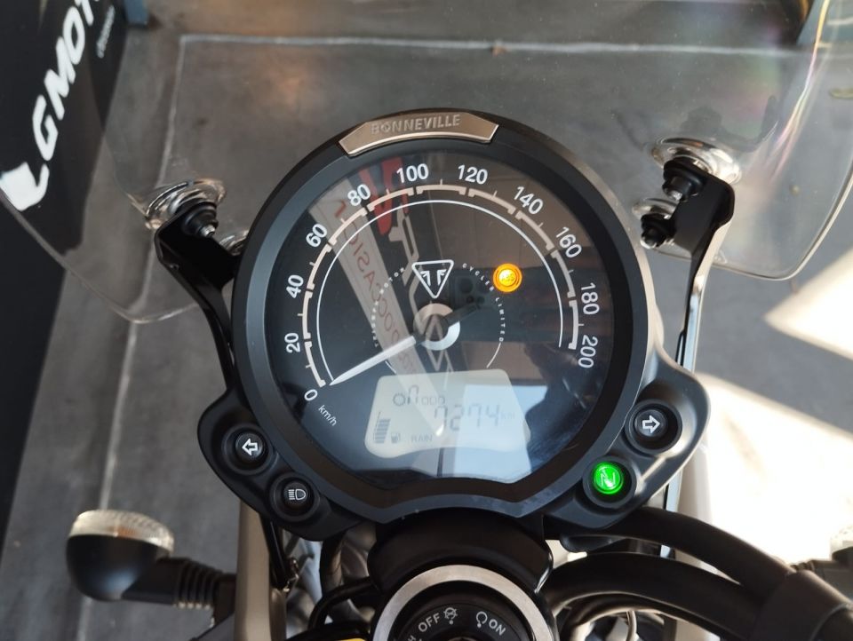 TRIUMPH STREET SCRAMBLER  900 4