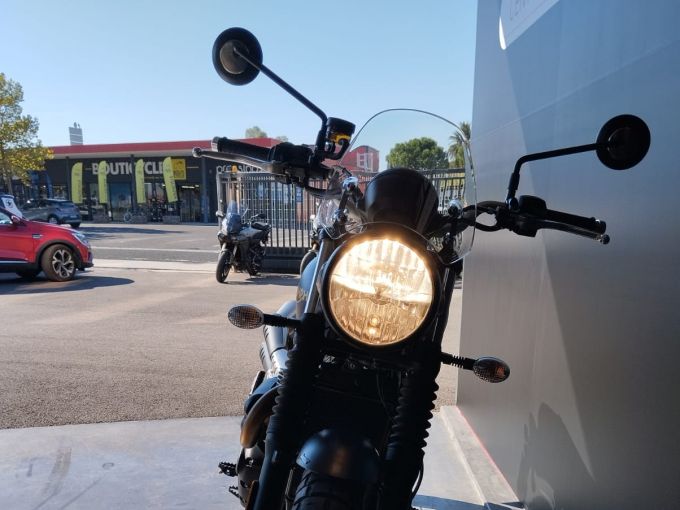 TRIUMPH STREET SCRAMBLER  900 4