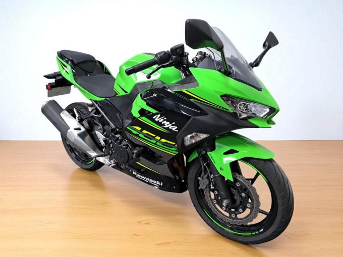 KAWASAKI NINJA 400 4