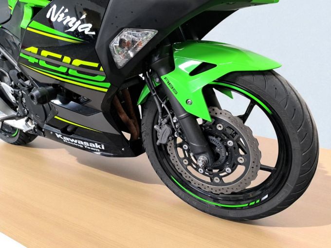 KAWASAKI NINJA 400 4