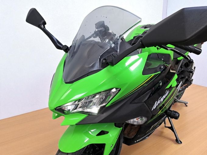 KAWASAKI NINJA 400 4