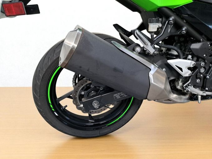 KAWASAKI NINJA 400 4