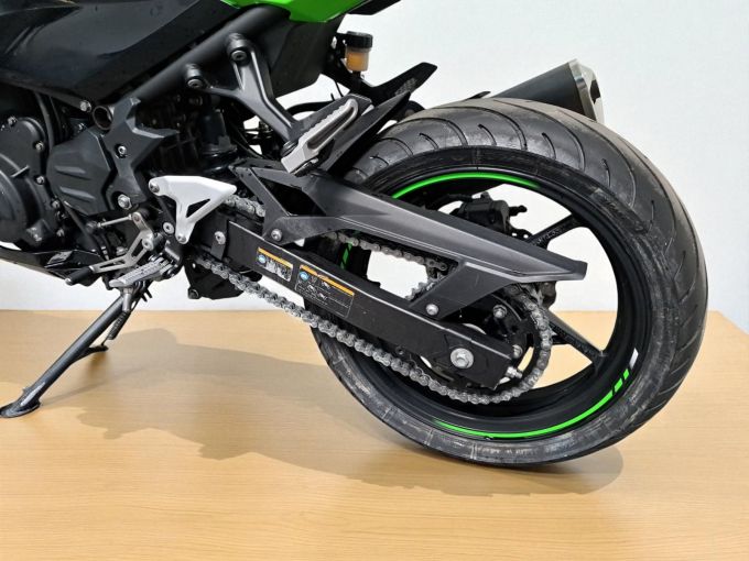 KAWASAKI NINJA 400 4