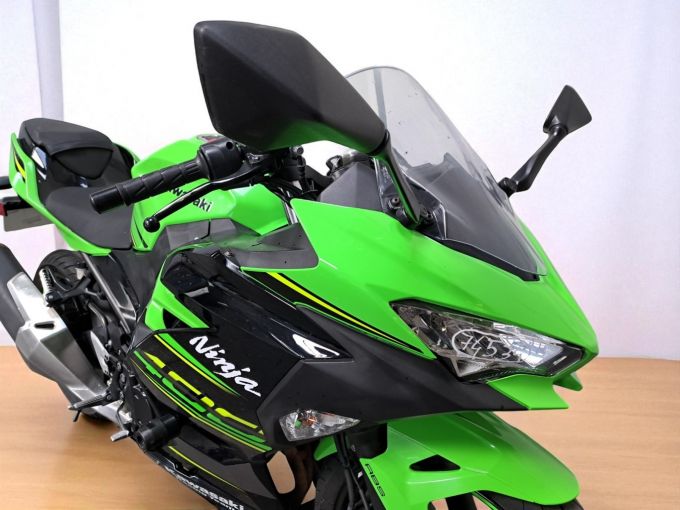 KAWASAKI NINJA 400 4