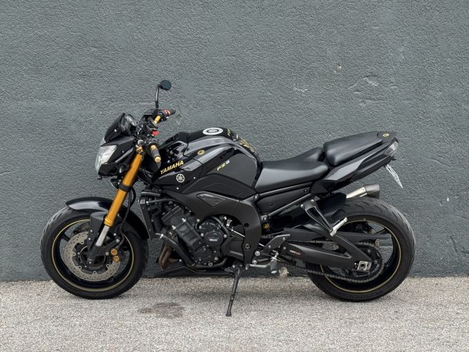 YAMAHA FZ8 4