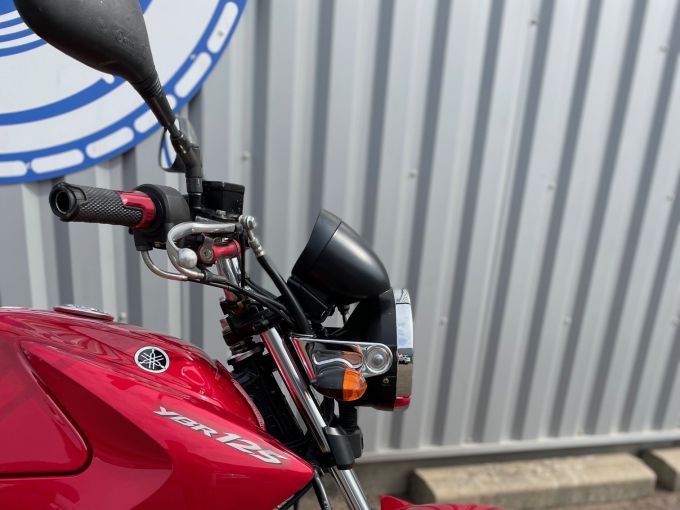 YAMAHA YBR 125 4