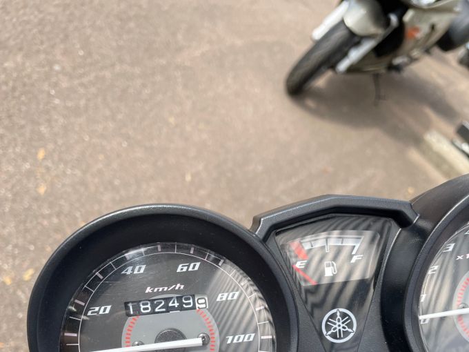 YAMAHA YBR 125 4