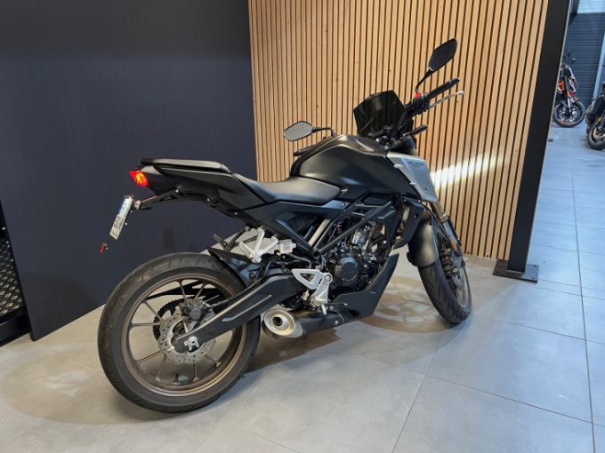 HONDA CB125R 4