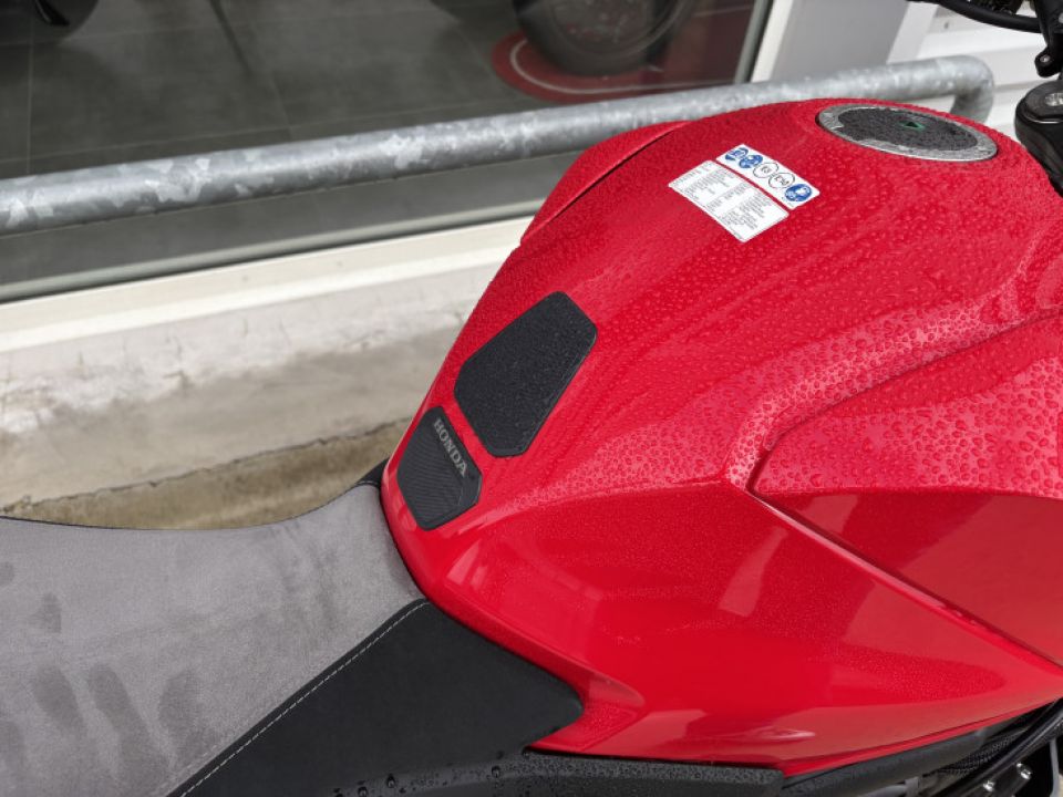 HONDA CB1000 Hornet 4