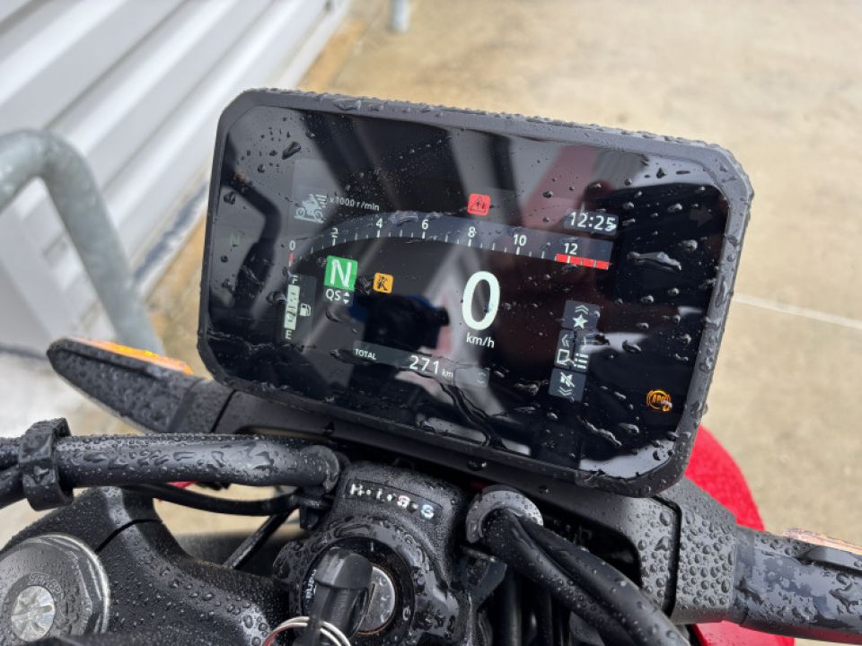 HONDA CB1000 Hornet 4