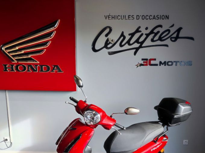 YAMAHA D'ELIGHT (125) 4