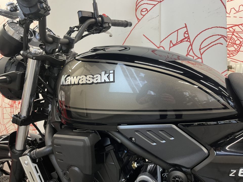 KAWASAKI Z 650 RS 4