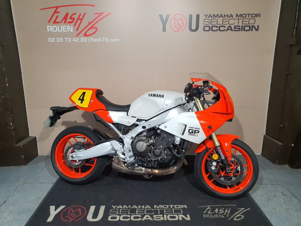 YAMAHA XSR 900 GP 4