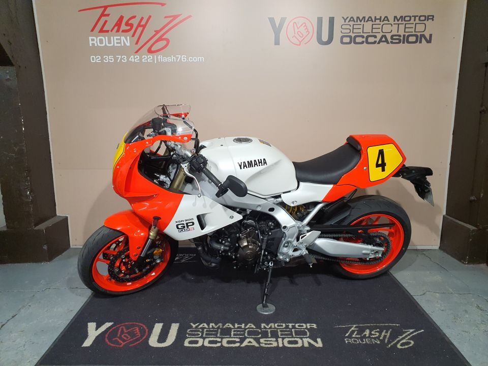YAMAHA XSR 900 GP 4