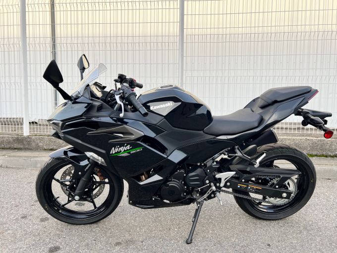 KAWASAKI Ninja 500 4