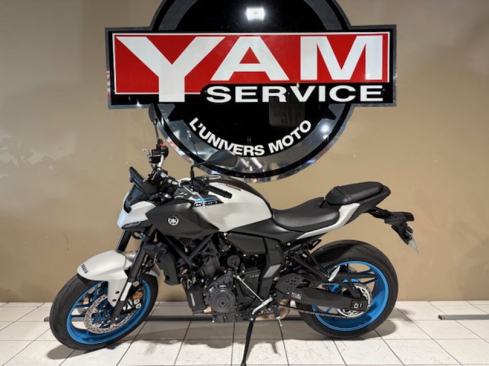 YAMAHA MT-07 (47.5CV) 4