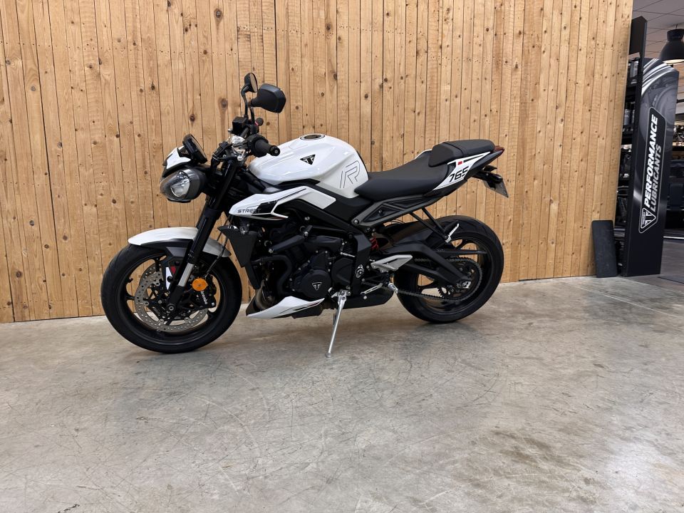 TRIUMPH STREET TRIPLE 765 R 4