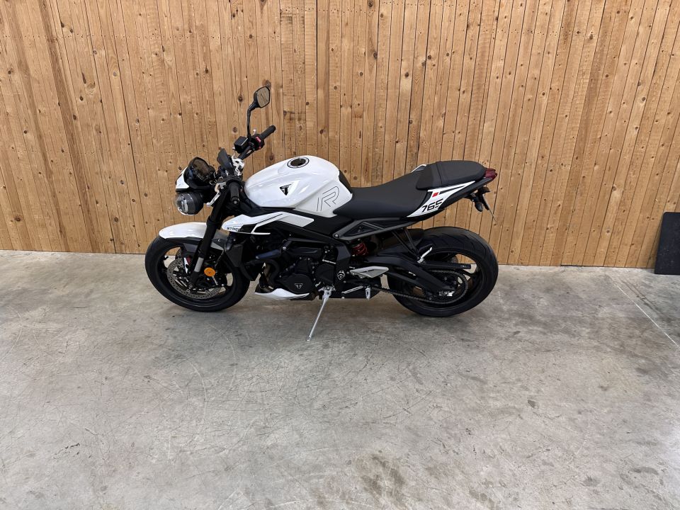 TRIUMPH STREET TRIPLE 765 R 4