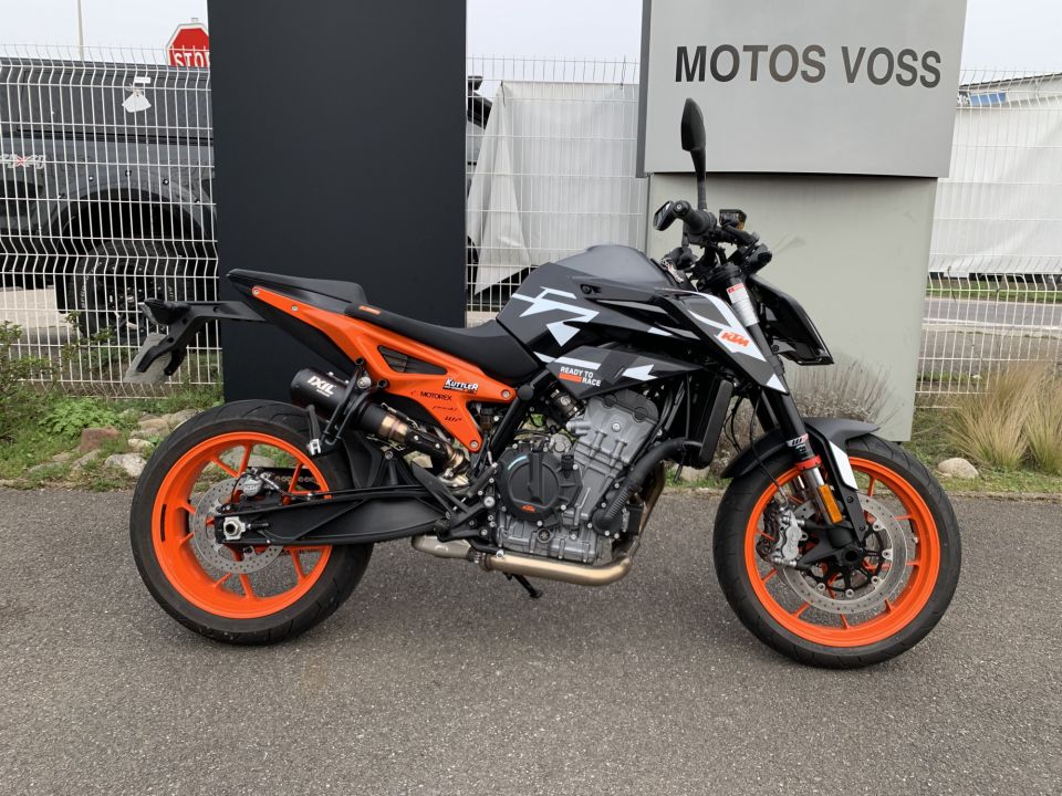 KTM 890 DUKE GP 4