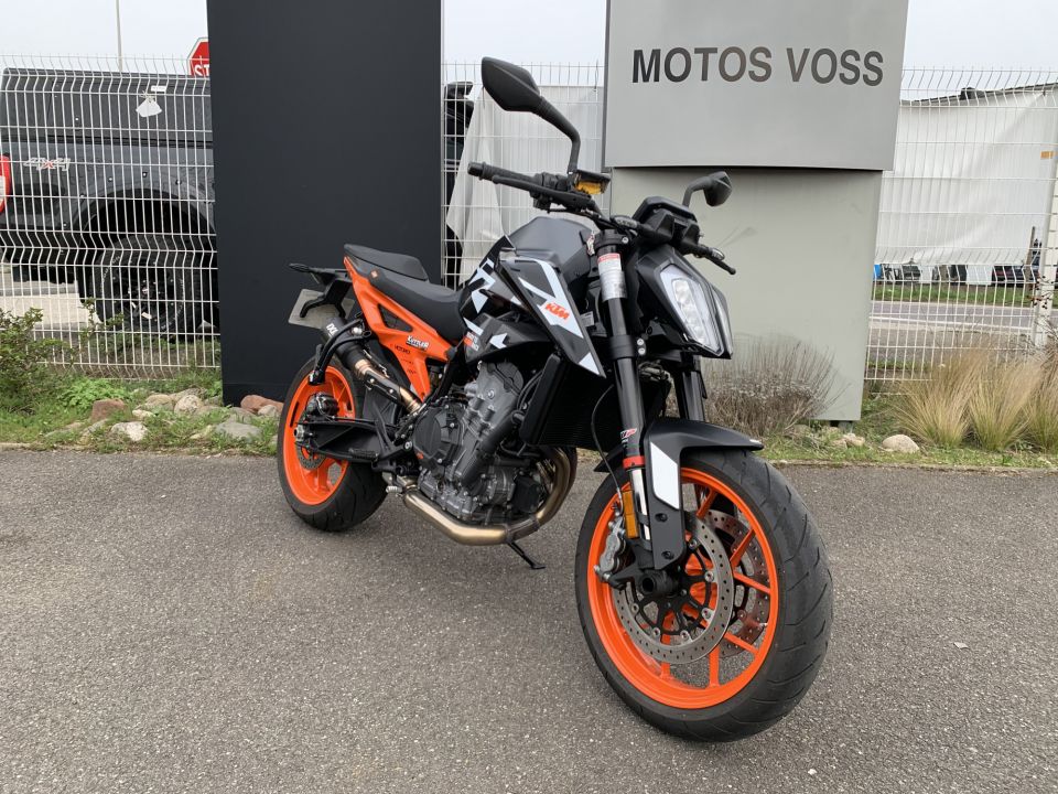 KTM 890 DUKE GP 4