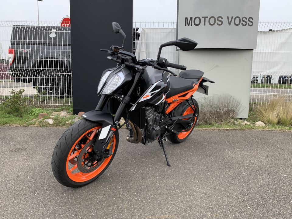 KTM 890 DUKE GP 4