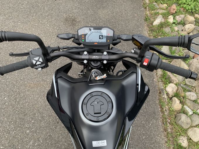 KTM 890 DUKE GP 4