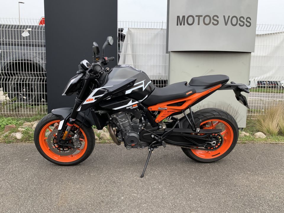 KTM 890 DUKE GP 4