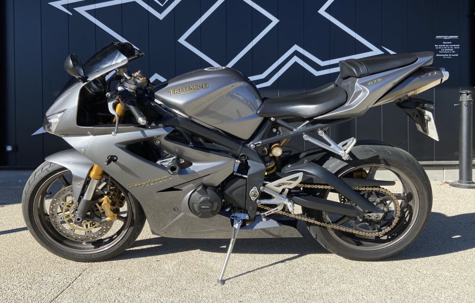 TRIUMPH DAYTONA 675 4