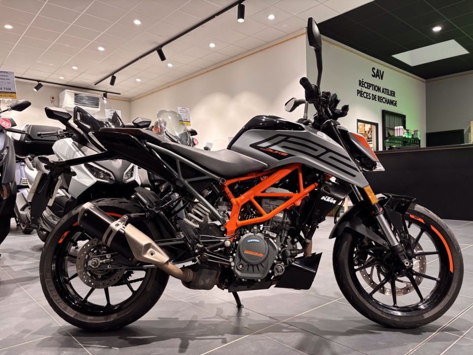 KTM 125 DUKE ABS 4
