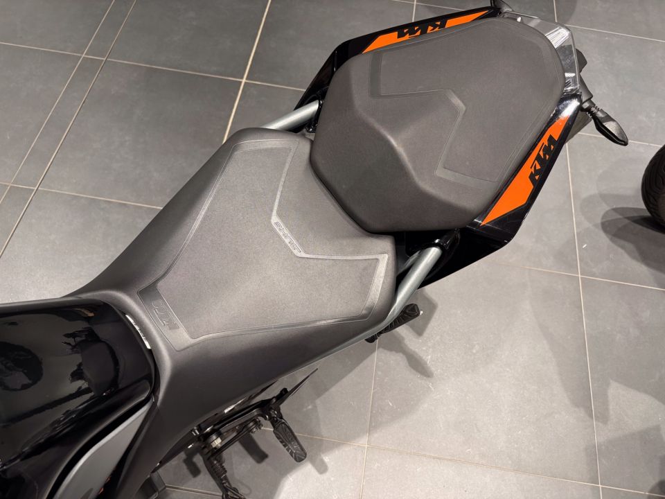 KTM 125 DUKE ABS 4