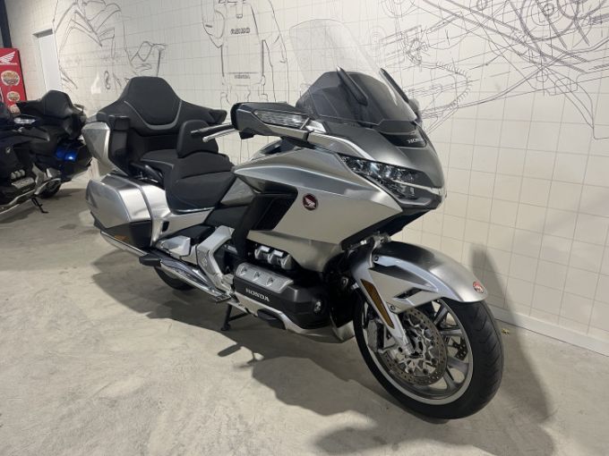 HONDA GoldWing Touring DCT Airbag 4