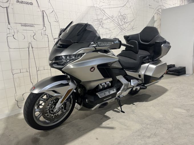HONDA GoldWing Touring DCT Airbag 4