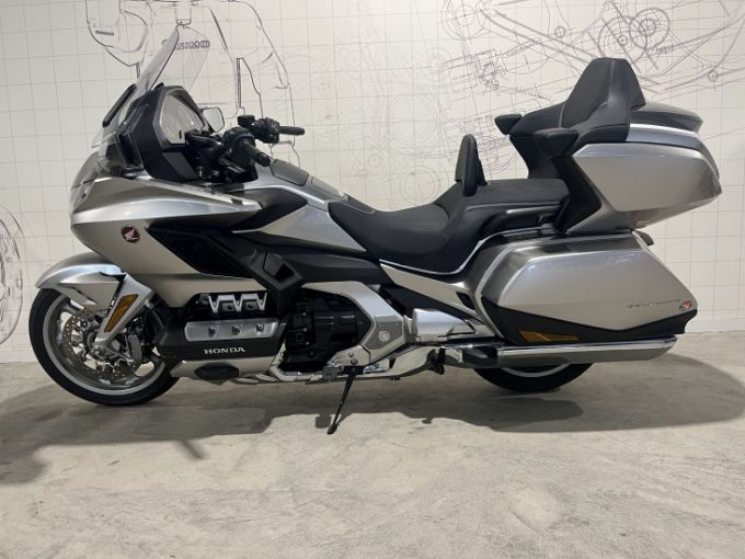 HONDA GoldWing Touring DCT Airbag 4