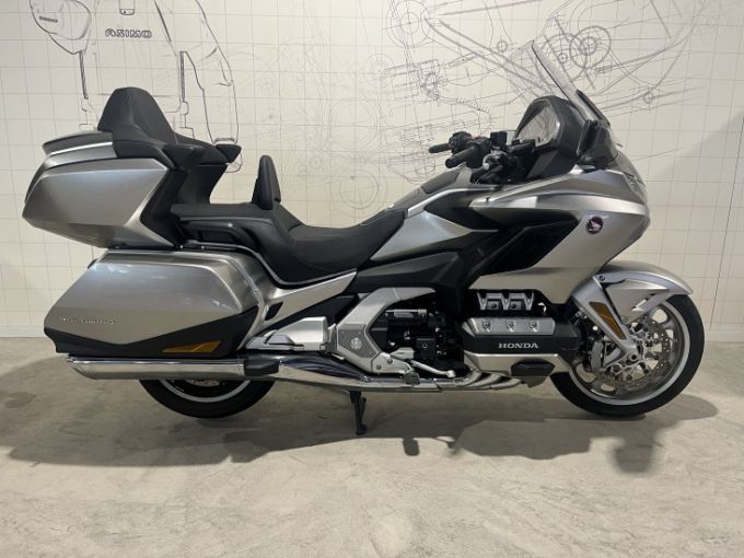 HONDA GoldWing Touring DCT Airbag 4