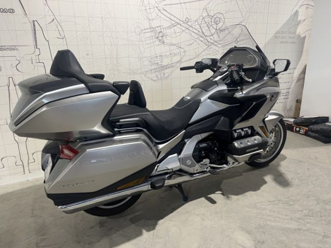 HONDA GoldWing Touring DCT Airbag 4
