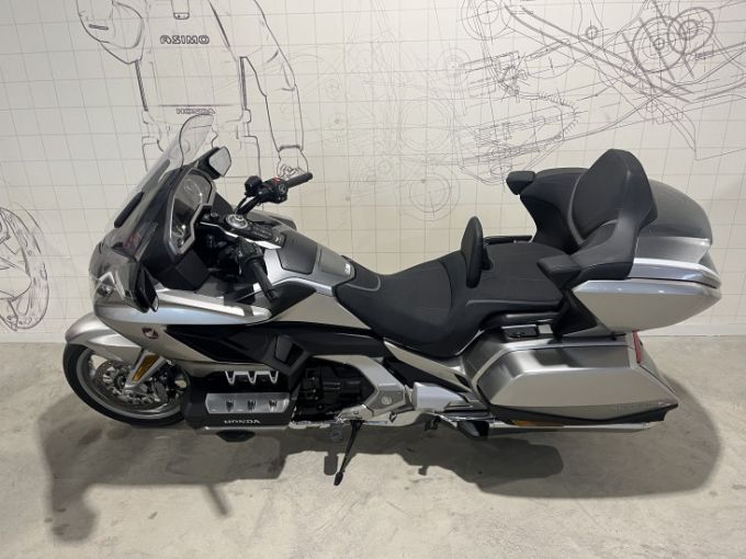 HONDA GoldWing Touring DCT Airbag 4
