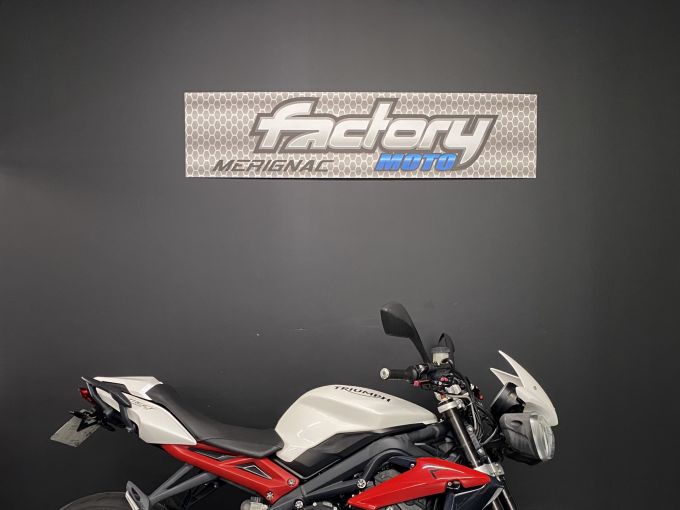 TRIUMPH STREET TRIPLE 675 R 4