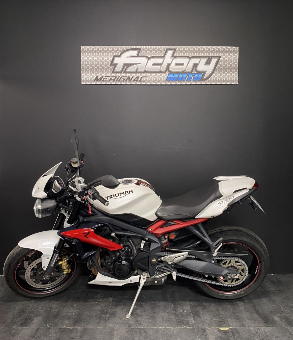 TRIUMPH STREET TRIPLE 675 R 4