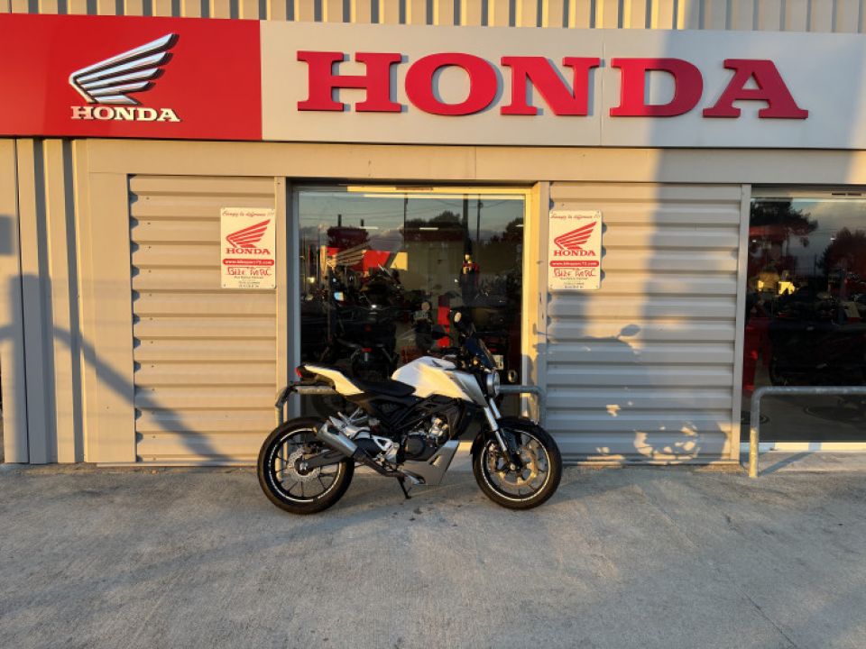 HONDA CB125R 4