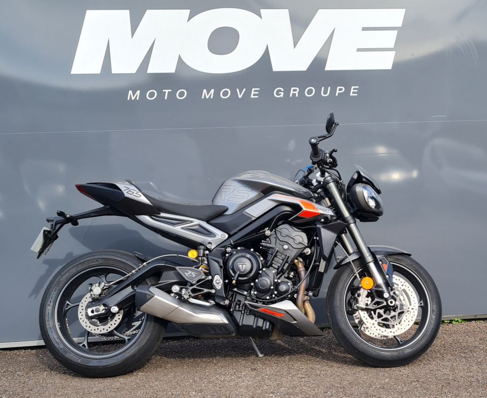 TRIUMPH STREET TRIPLE 765 RS 4
