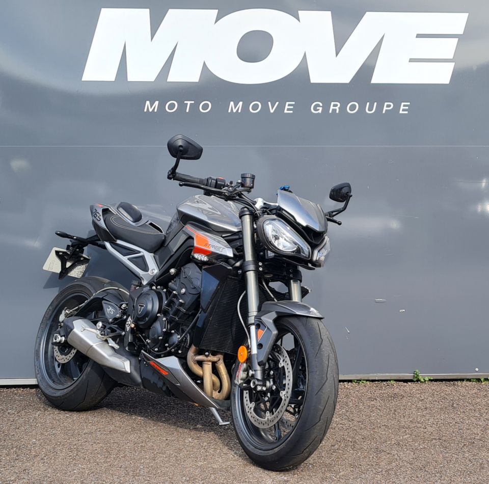 TRIUMPH STREET TRIPLE 765 RS 4