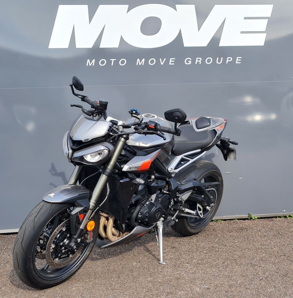 TRIUMPH STREET TRIPLE 765 RS 4
