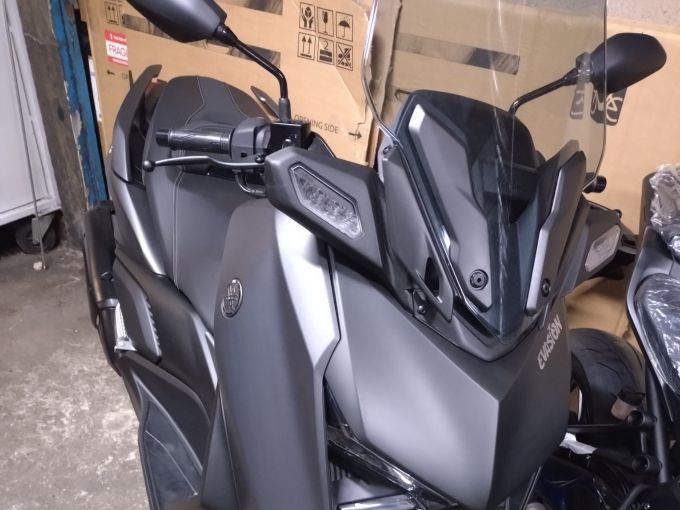 YAMAHA XMAX 300 4